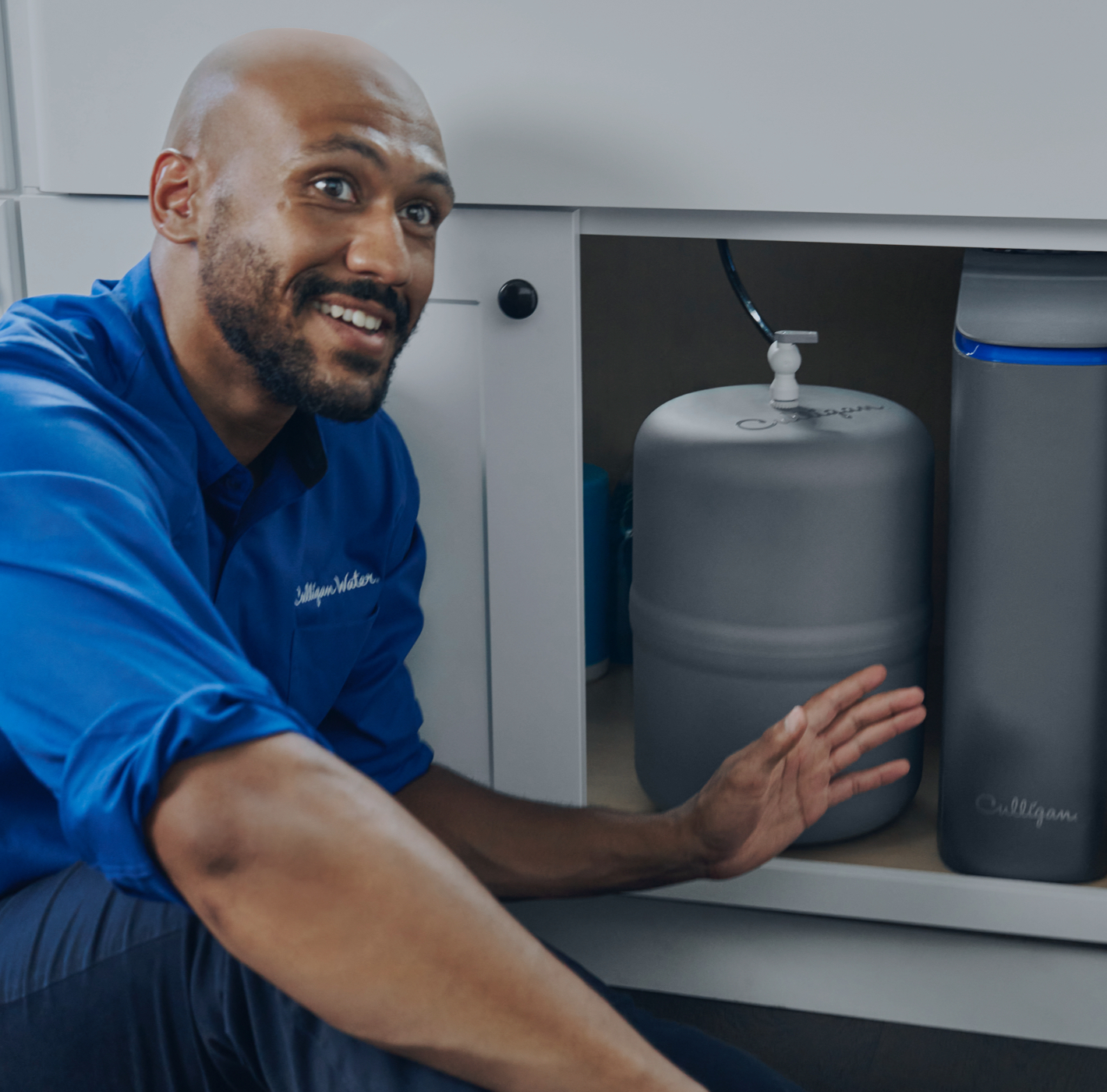 Culligan expert discussing an undersink reverse osmosis system